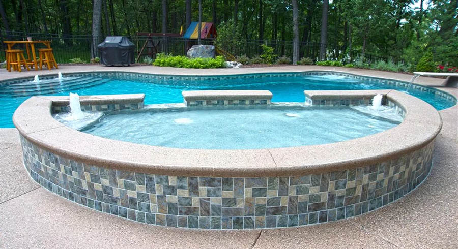 Cambridge Latham Fiberglass Pool